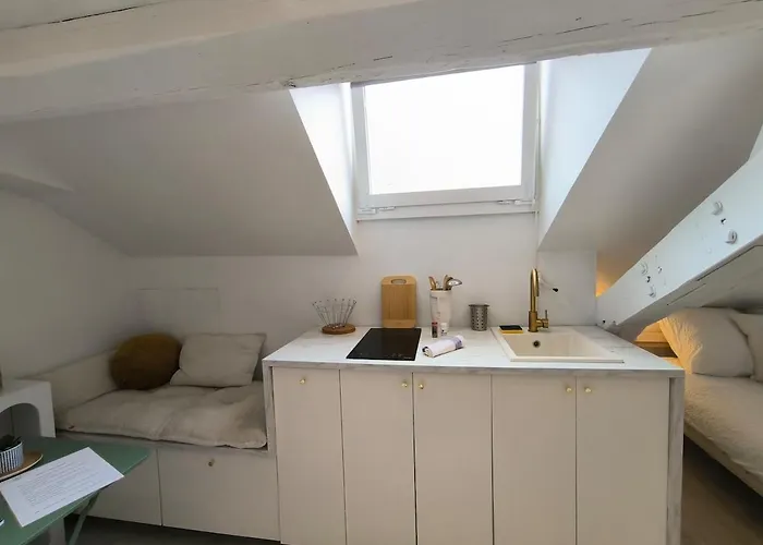 Petit Cocon Entierement Renove A 2 Pas Des Halles *